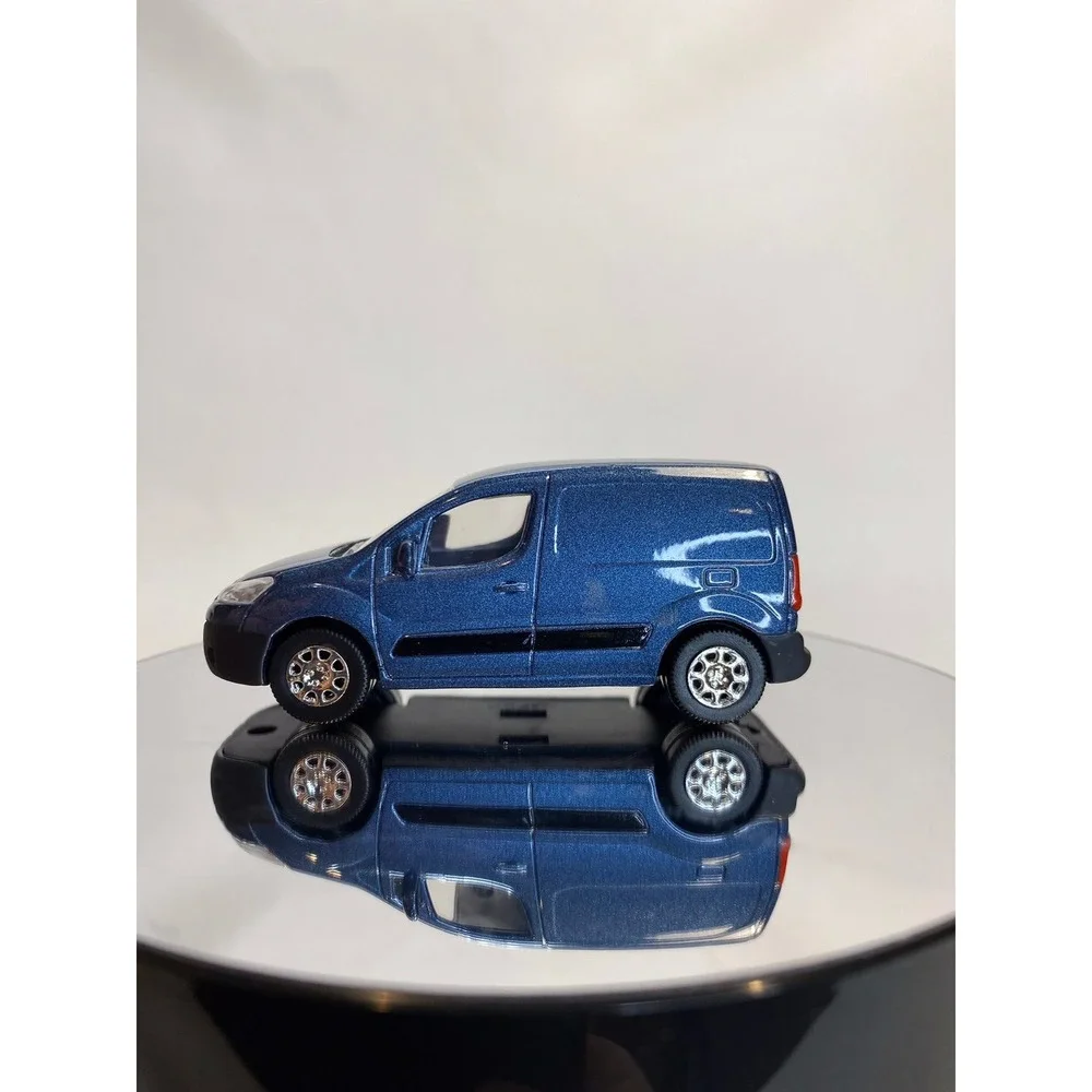 Norev Peugeot Partner Van 3